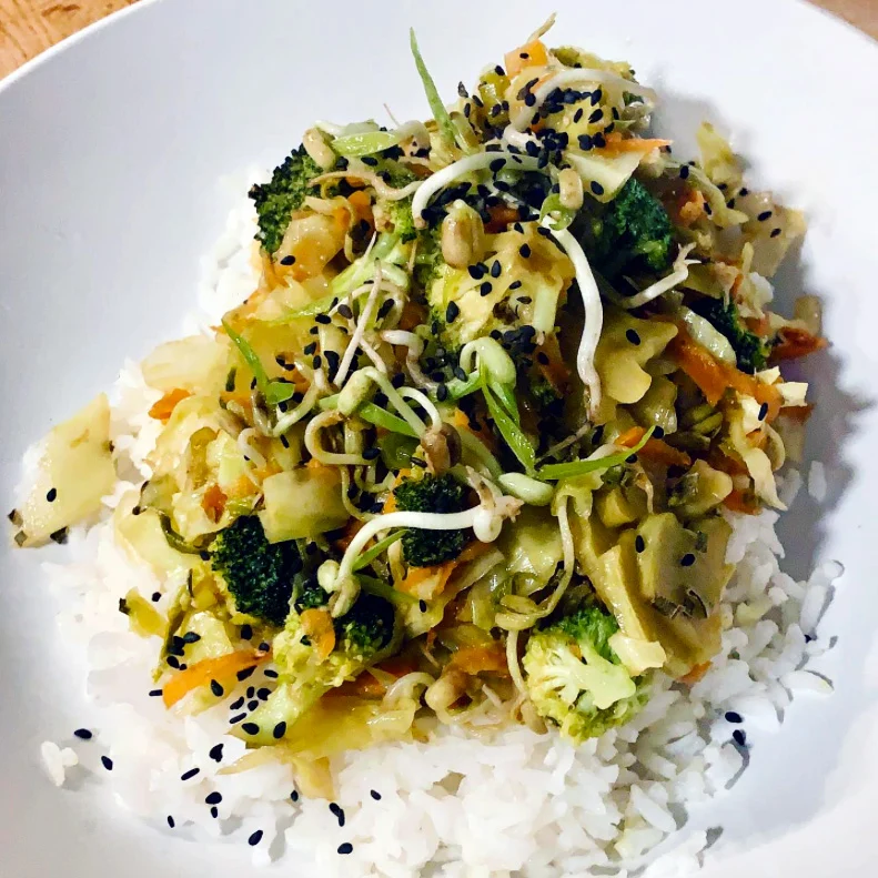 Lil Urban Farm's Recipe for an easy and tasty Veggie Stir Fry with Fresh Cabbage from the Garden and Mung-Bean sprouts