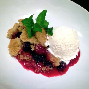 Lil Urban Farm's recipe for wild blackberry cobbler using foraged wild blackberries.