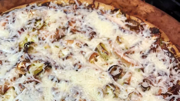 Lil Urban Farm's Recipe for Wild Pesto Pizza with Mushrooms and Leeks.